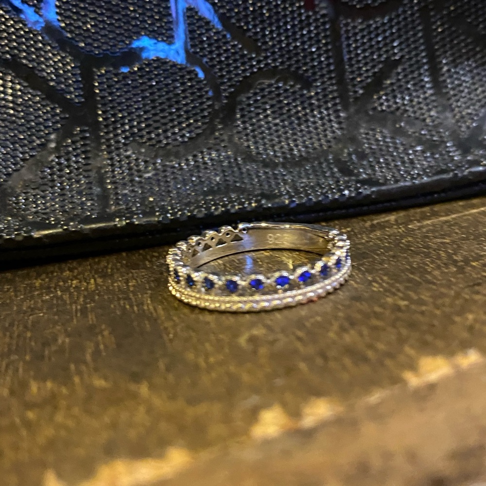 Flower crown ring - Picture 2 of 4